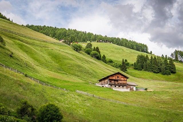 Apartmani Pino Brela: Komfortné Apartmány pre Vašu Dovolenku