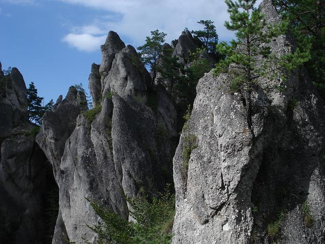 Súľov-Hradná: Najlepšie Turistické Trasy