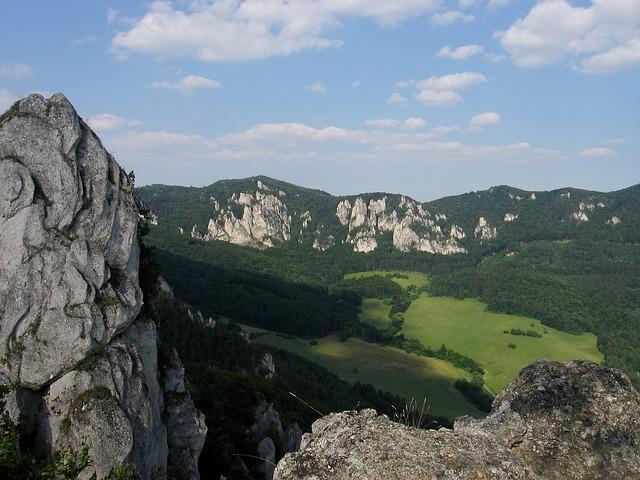 Súľov-Hradná: Najlepšie Turistické Trasy