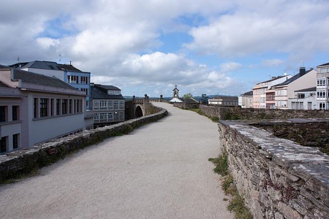 Lugo: Historické mesto s rímskymi hradbami