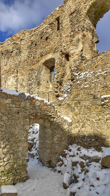 Považský Inovec: Turistický Sprievodca a Tipy na Výlet