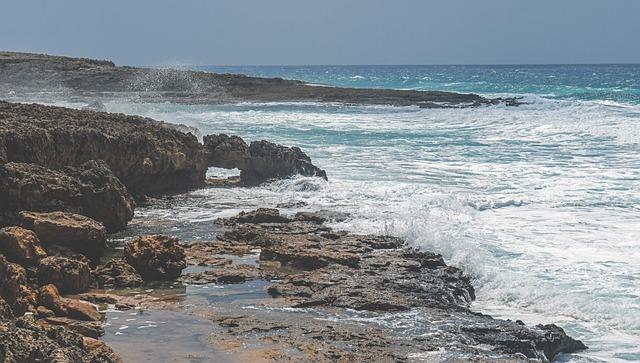 Ayia Napa Dovolenka: Nočný Život a Pláže